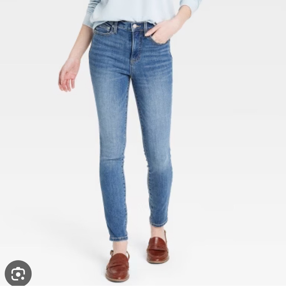 Universal Thread Blue Straight Leg Jeans